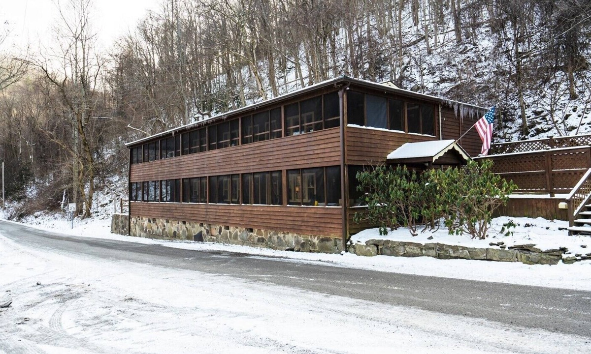 Leadsville Cabin | TheRiverFrontResort*6Rooms*sleeps20*40Min>Timb Mtn