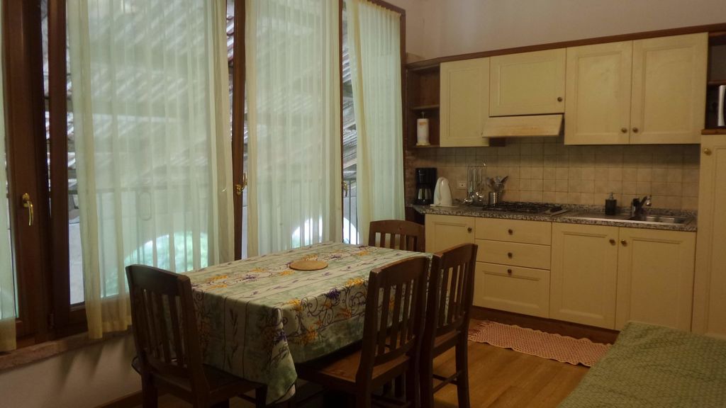 Longare Apartment | Tigli apartment with two bedrooms and one bathroom on the second floor with 4 metre glass window (apartment 6)