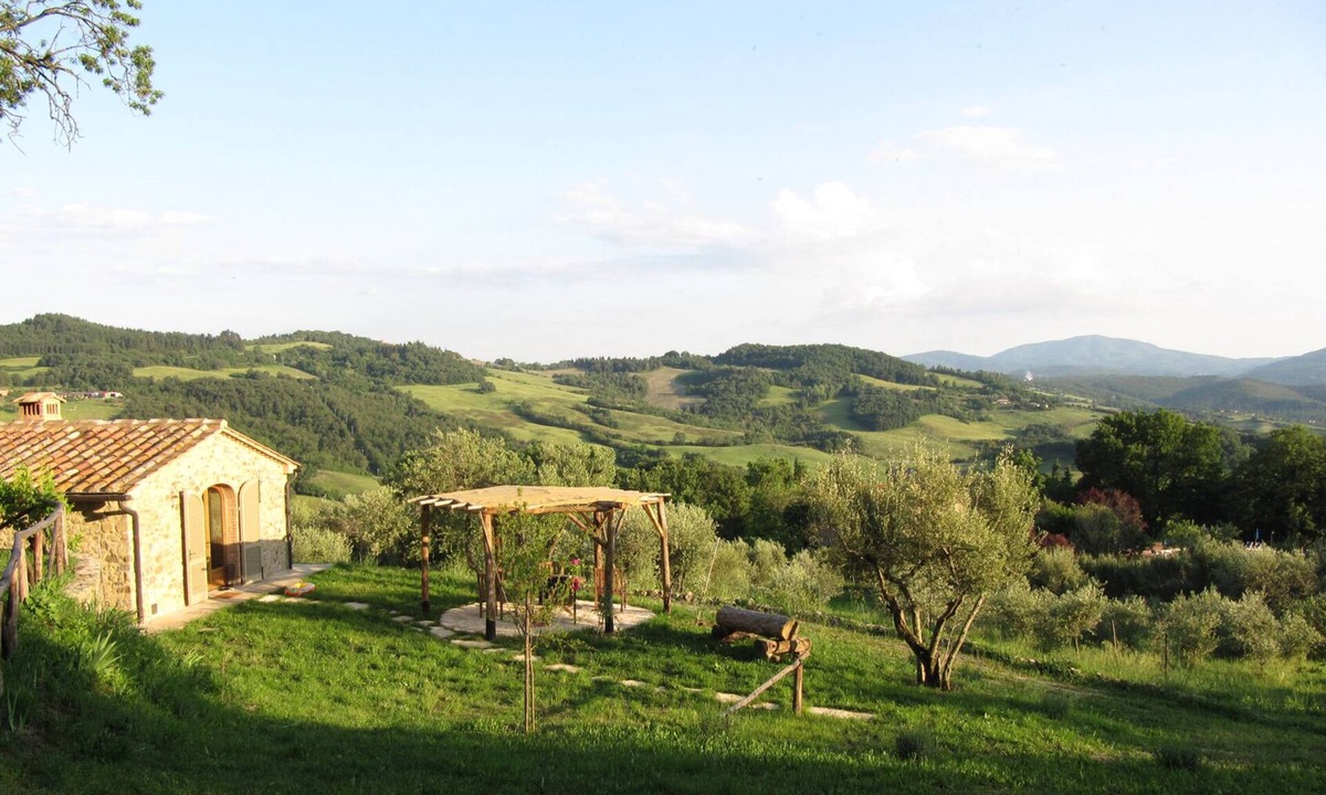 Radicondoli House | Tuscan country house with enchanting view and swimming pool