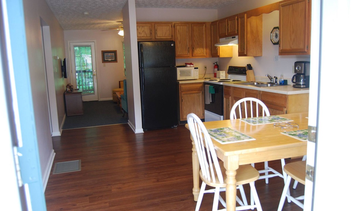 Russell Springs Cabin | Two Bedroom Cabin With Covered Back Deck- no cleaning fees! @LakePointe Resort