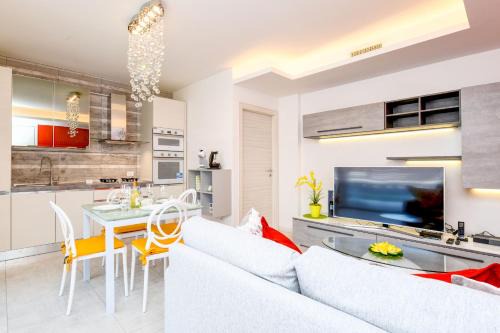 San Benedetto di Lugana Apartment | Una Terrazza sul Lago A03