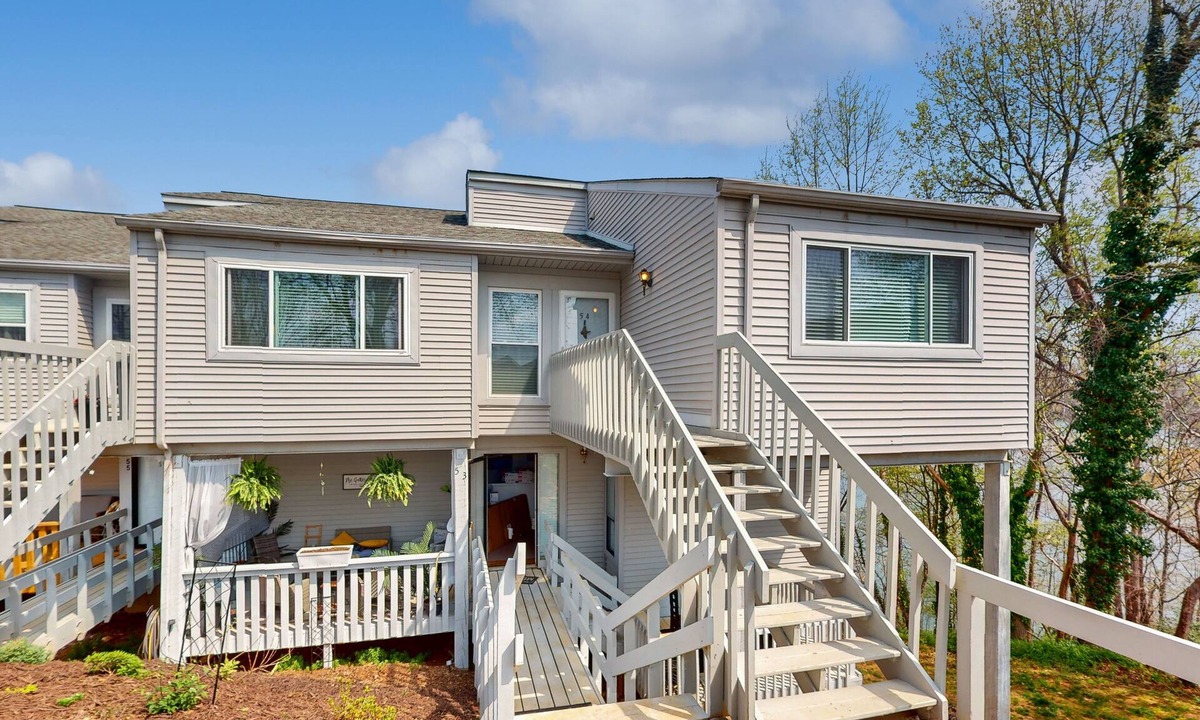 Hickory Condo | Unique lakefront condo with lovely views, dock, kayaks, & W/D - dog-friendly