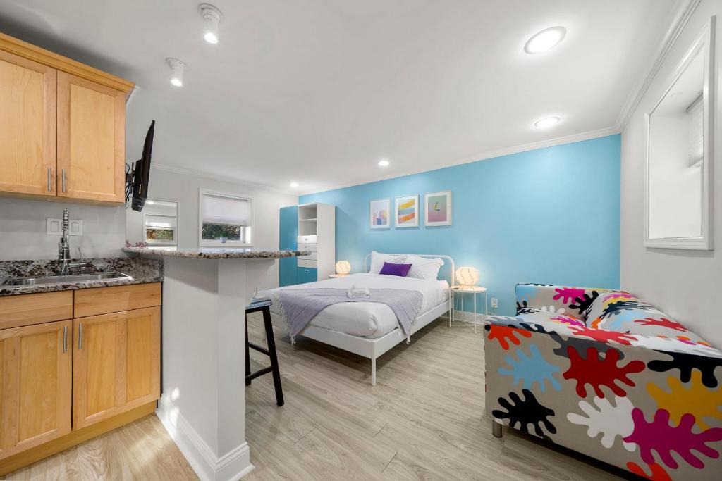 Garden Hills Apartment | Unique Studio w Parking Top Location 14