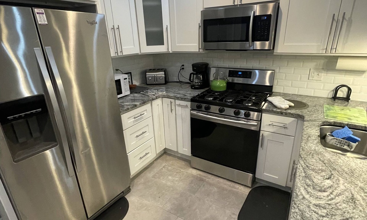 Point Breeze House | Updated South Philly Home - Central to the city and Stadiums