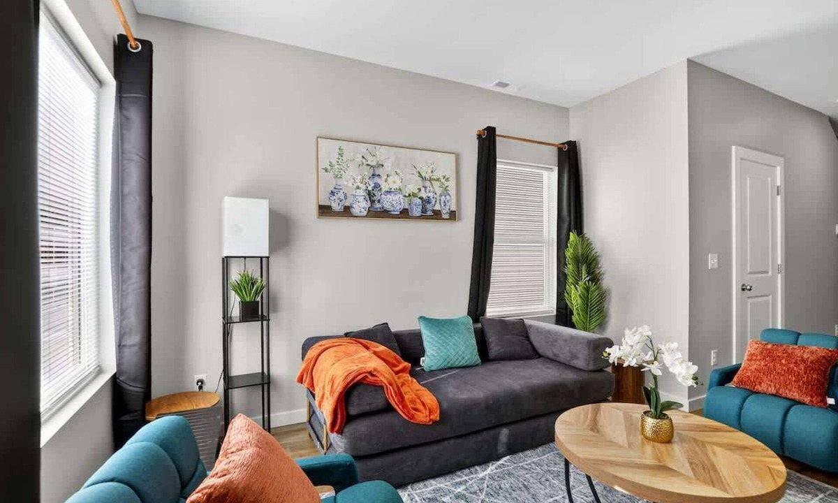 Near Eastside Apartment | Urban Oasis, 5 mins from Bottleworks & Downtown