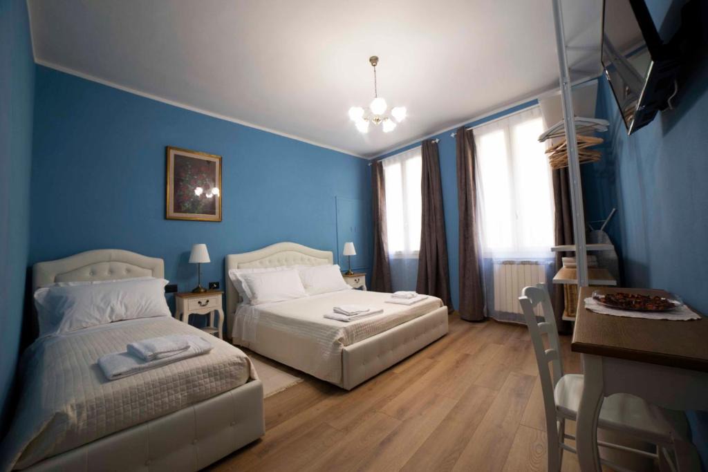 Oltrarno Apartment | Valia Florence Pitti 2