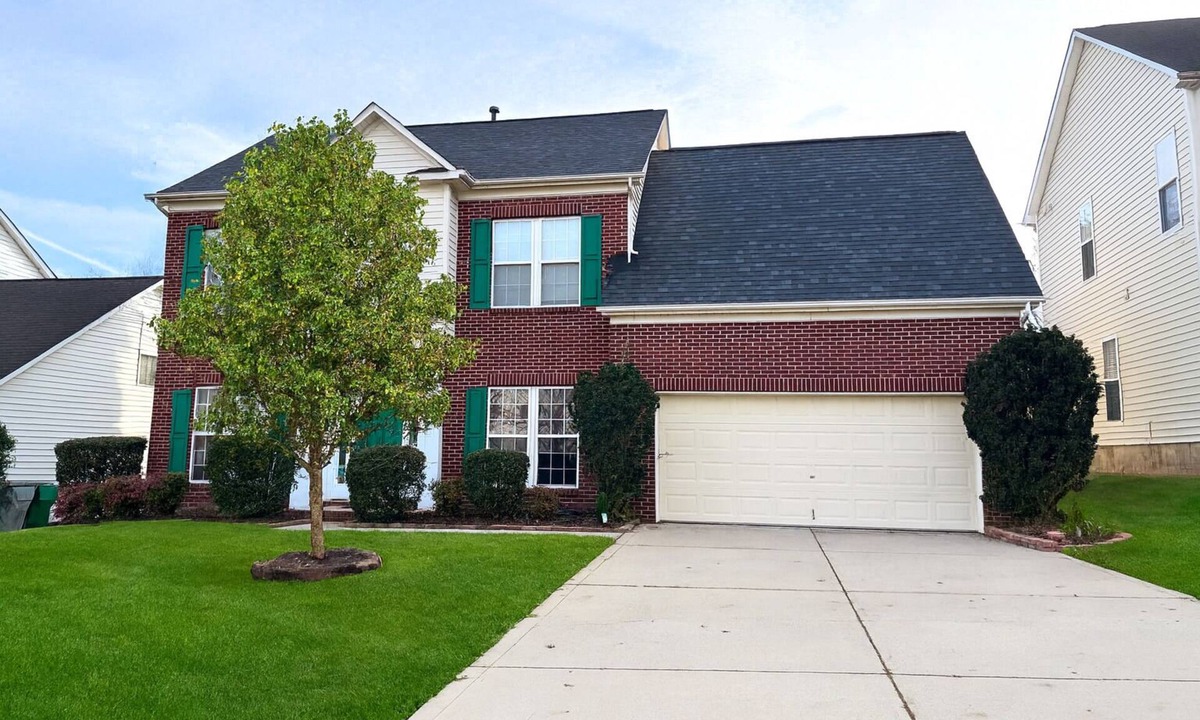 Charlotte House | Value Packed! 6 bed home with garage in Charlotte