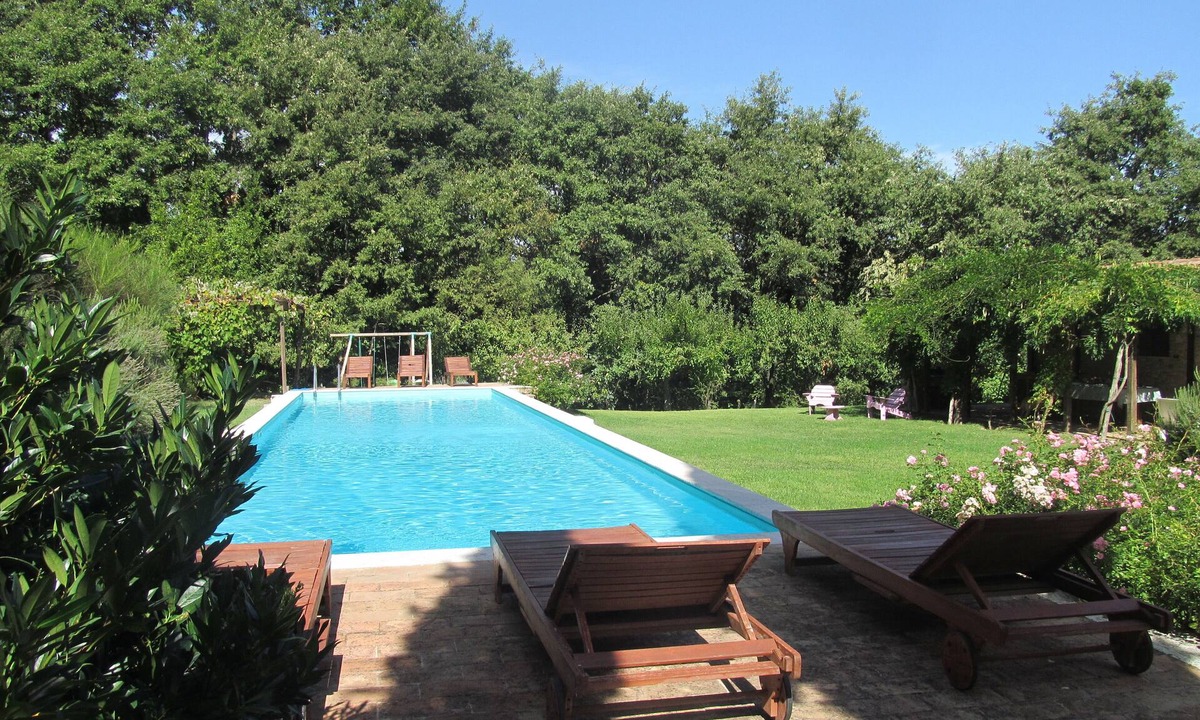 Acqua Loreto Villa | Villa Alle Querce, Large Farmhouse , stunning view of Todi and large pool