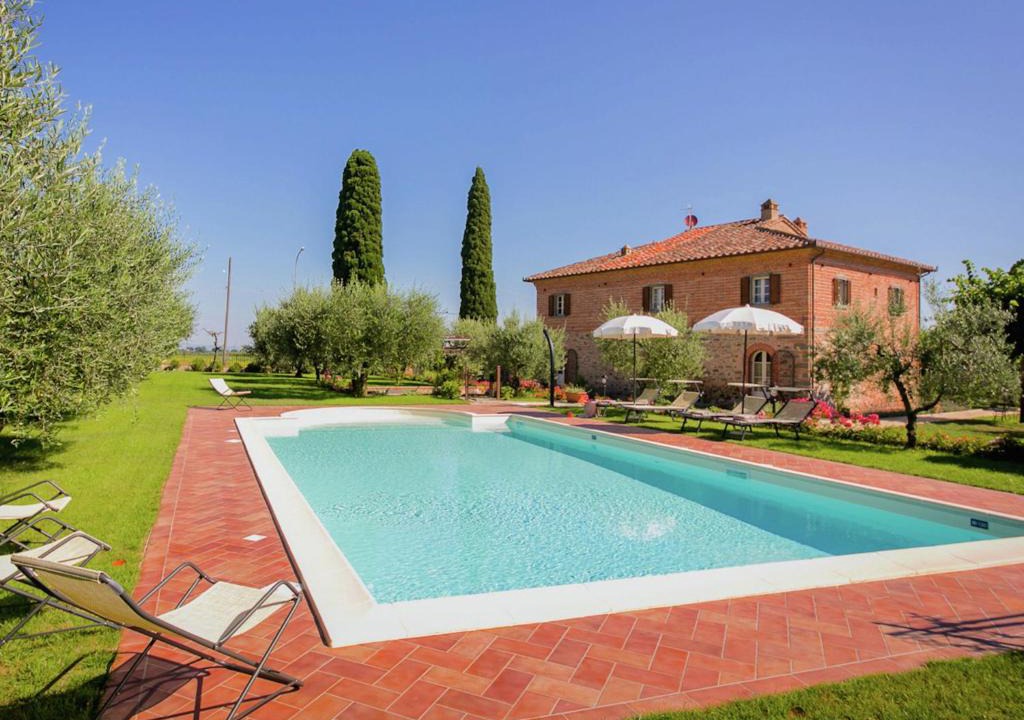 Cortona Villa | Villa at 300 m altitude with private swimming pool and views of Cortona