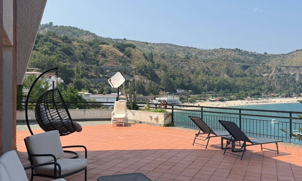 Caminia Villa | Villa Azure – with panoramic terrace and direct access to the sea