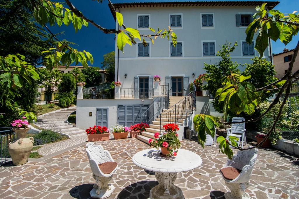 Serravalle di Chienti Bed & Breakfast | Villa Cappelletti