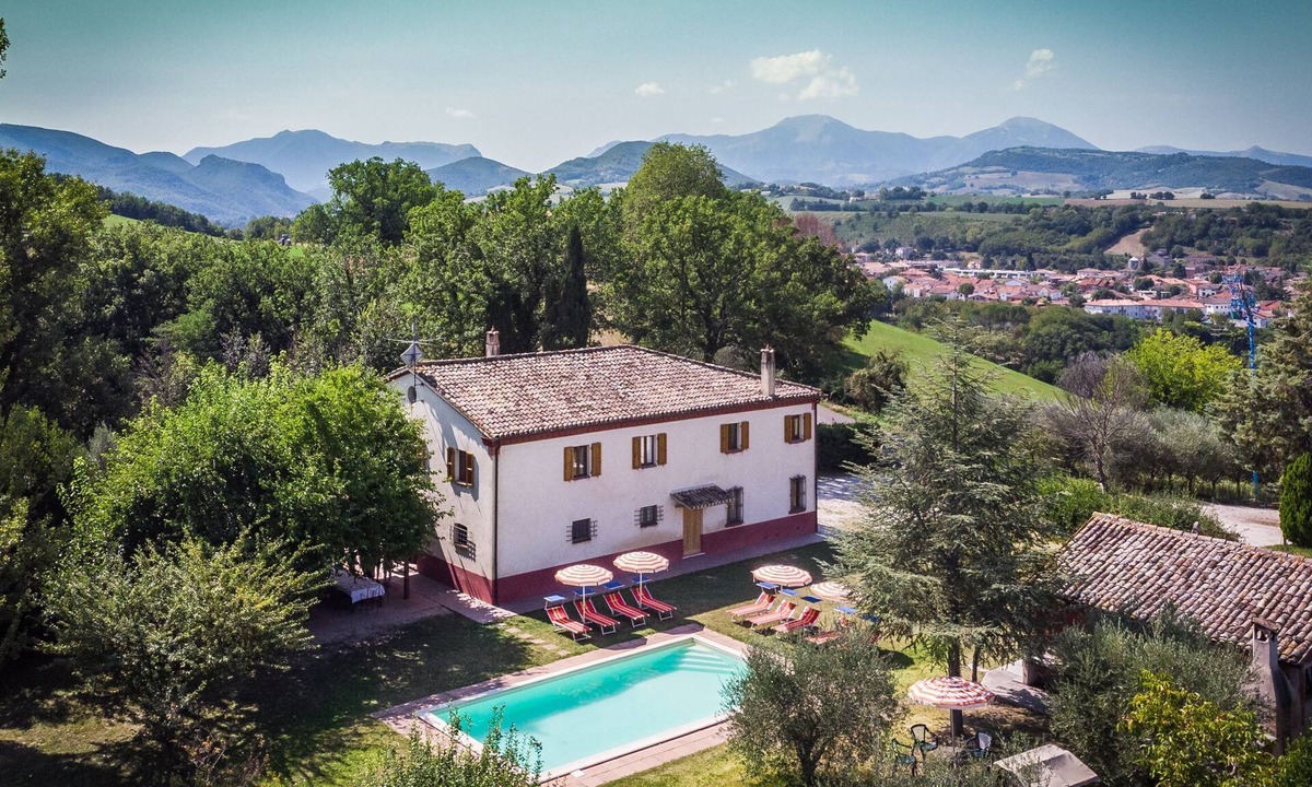 Pergola Villa | Villa dei Sapori with pool in the rolling hills of Marche, 45 minutes from the Adriatic Coast