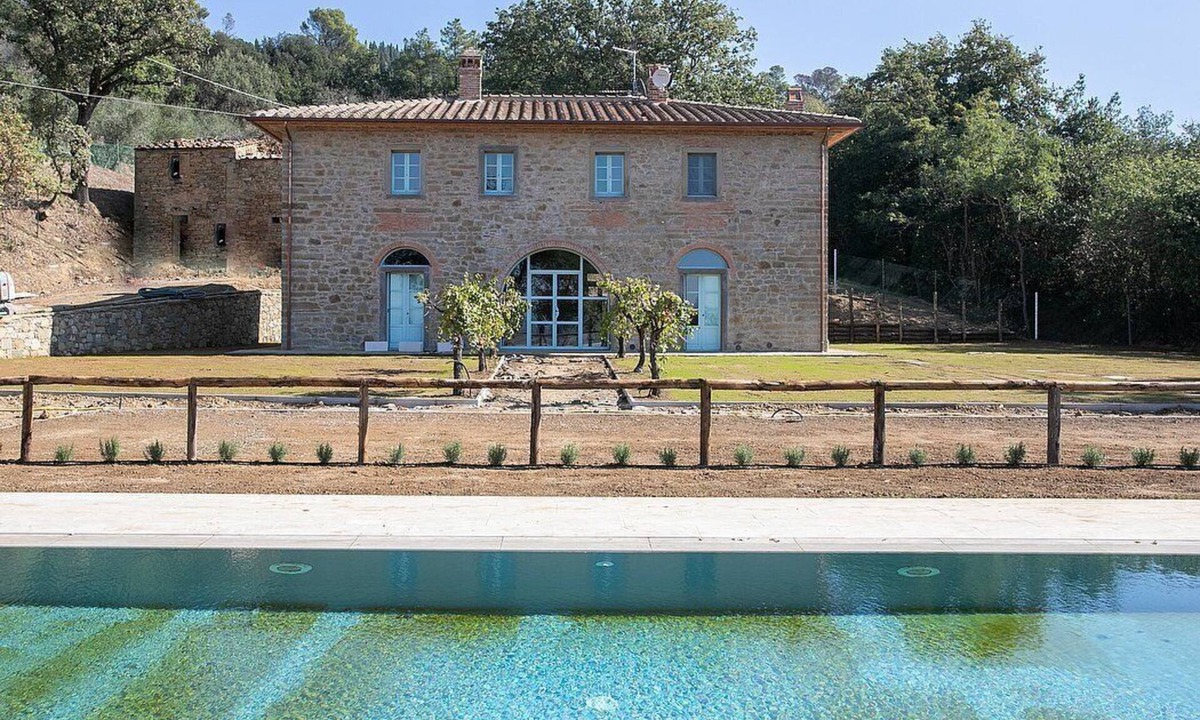 Montecchio Villa | Villa Evarne: An elegant and welcoming two-story villa surrounded by the greenery, with Free WI-FI.