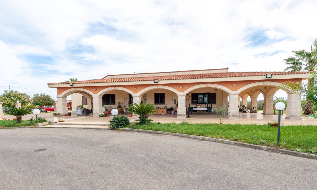 Province of Lecce Villa | Villa "Melograno" with Shared Pool & Wi-Fi