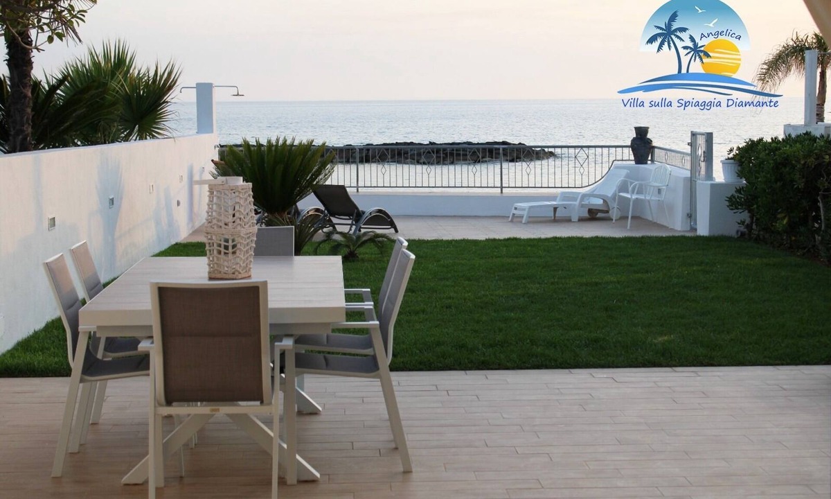 Belvedere Marittimo Villa | Villa on the Diamante beach