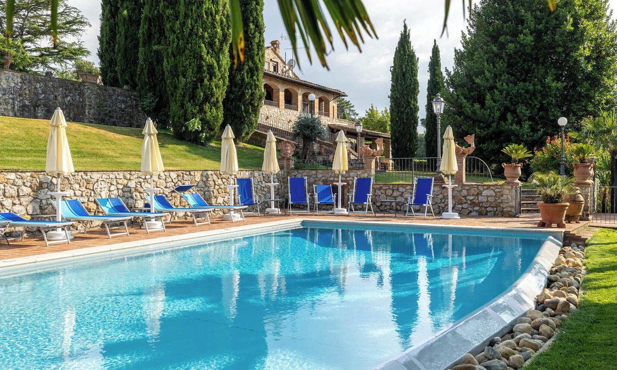 Gambassi Terme Villa | Villa Osservatorio for up to 11 with private pool, 15mins to San Gimignano