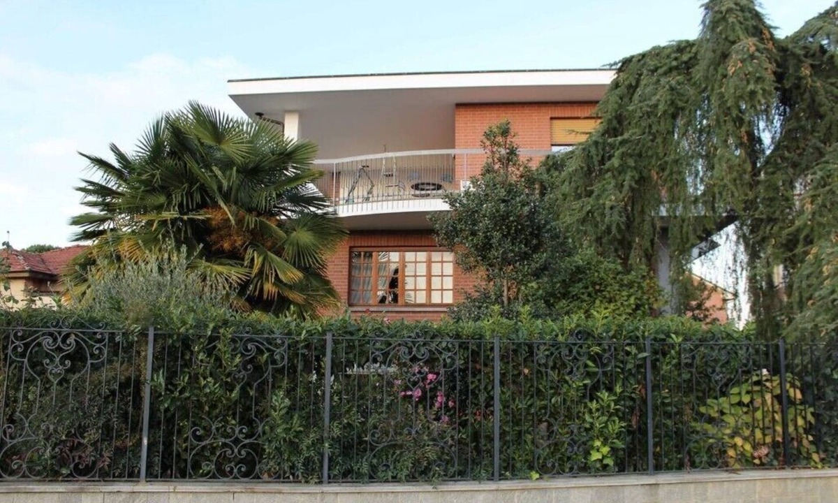 San Francesco al Campo Villa | Villa surrounded by greenery