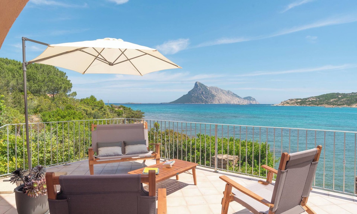 Tiriddo Villa | Villa "Sa Villa de su Mari" on the Beach with direct Access to the Sea