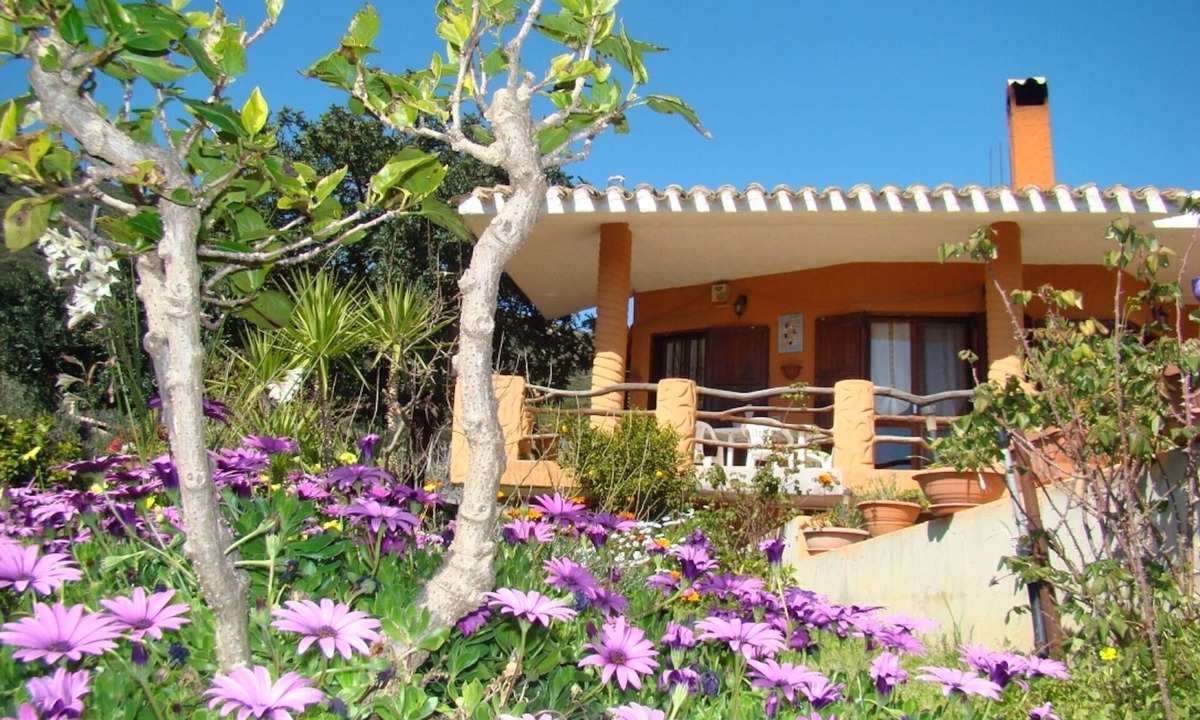 Solanas Villa | Villa with garden in SOLANAS - WIFI - Air conditioned - Relax ! ☀️ 🌊 🏖