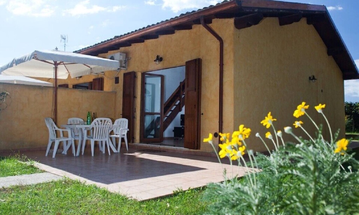 Sabaudia House | Villino 4 Sabaudia 4a stone's throw from the sea in the Circeo national park