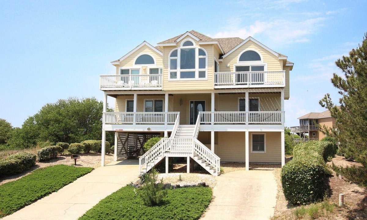 Currituck County House | VOH6, Atlantic Adventure- Semi-Oceanfront, 6 BRs, Pool, Hot Tub, Ocean Views
