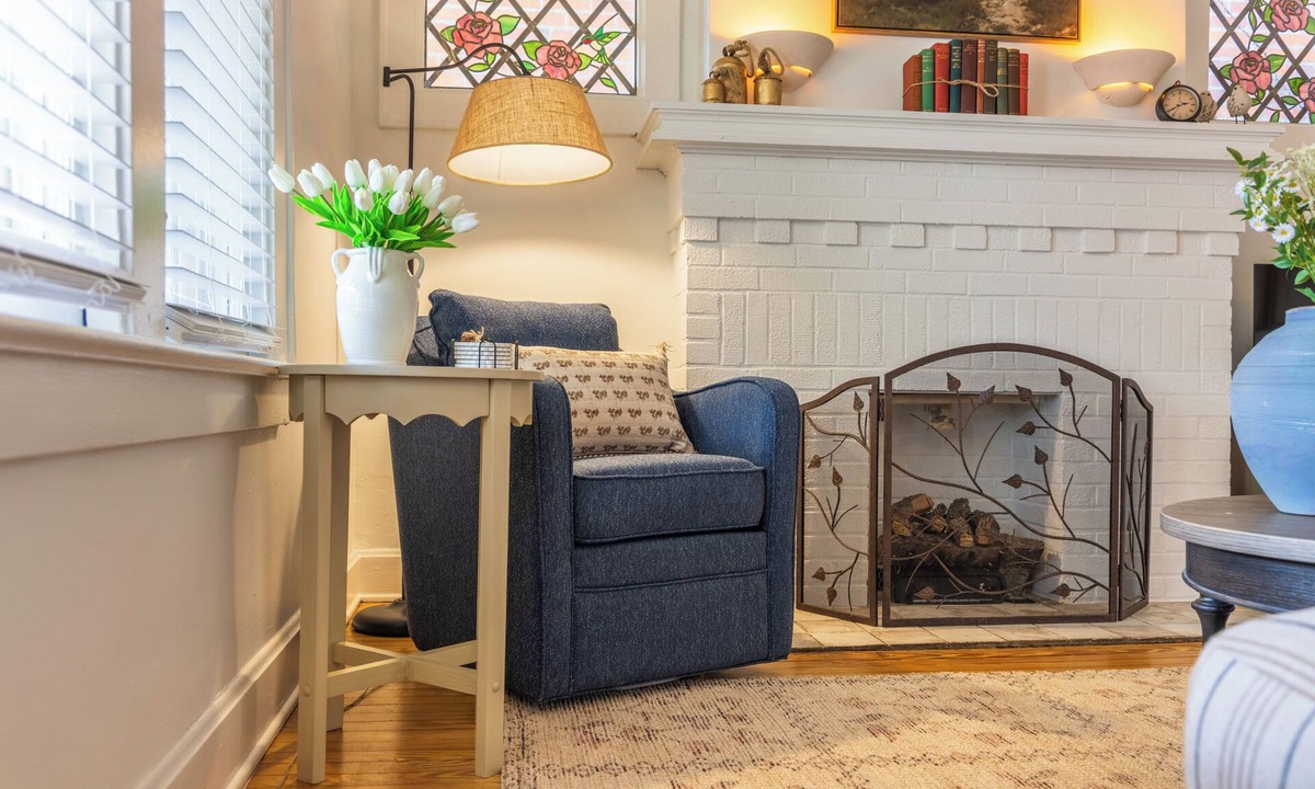 German Village Cottage | Walkable Cottage In Heart of German Village ~ Close to Everything! Clean + Comfy