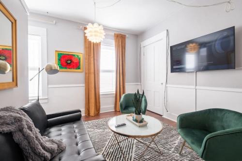 Columbus Apartment | Walkable Downtown Columbus Historic Home, FREE Bikes to use