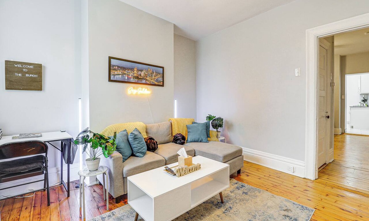 Lawrenceville House | Walkable Group Getaway! 5 Mi to Dtwn Pittsburgh