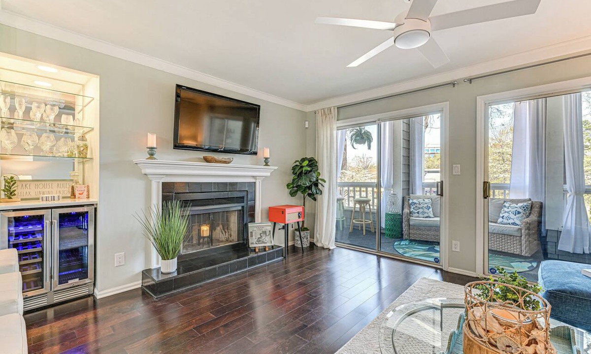 Mount Mourne Condo | Waterfront Lake Norman Retreat w/Balcony
