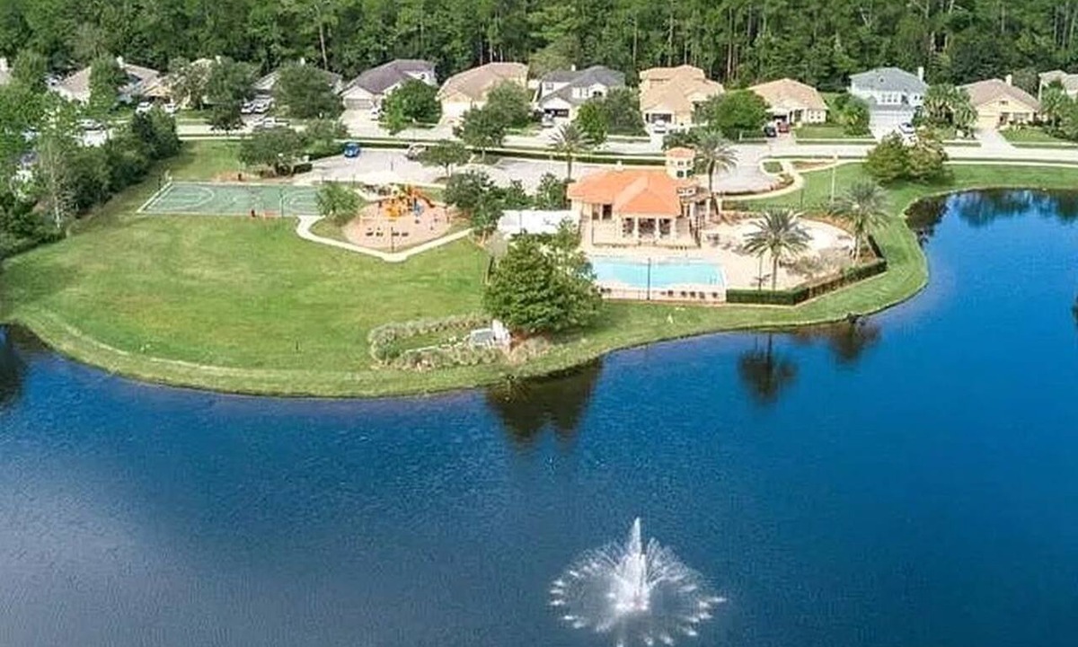 St. Augustine House | Waterfront Retreat with Fireplace and Modern Amenities in St. Agustin, Florida