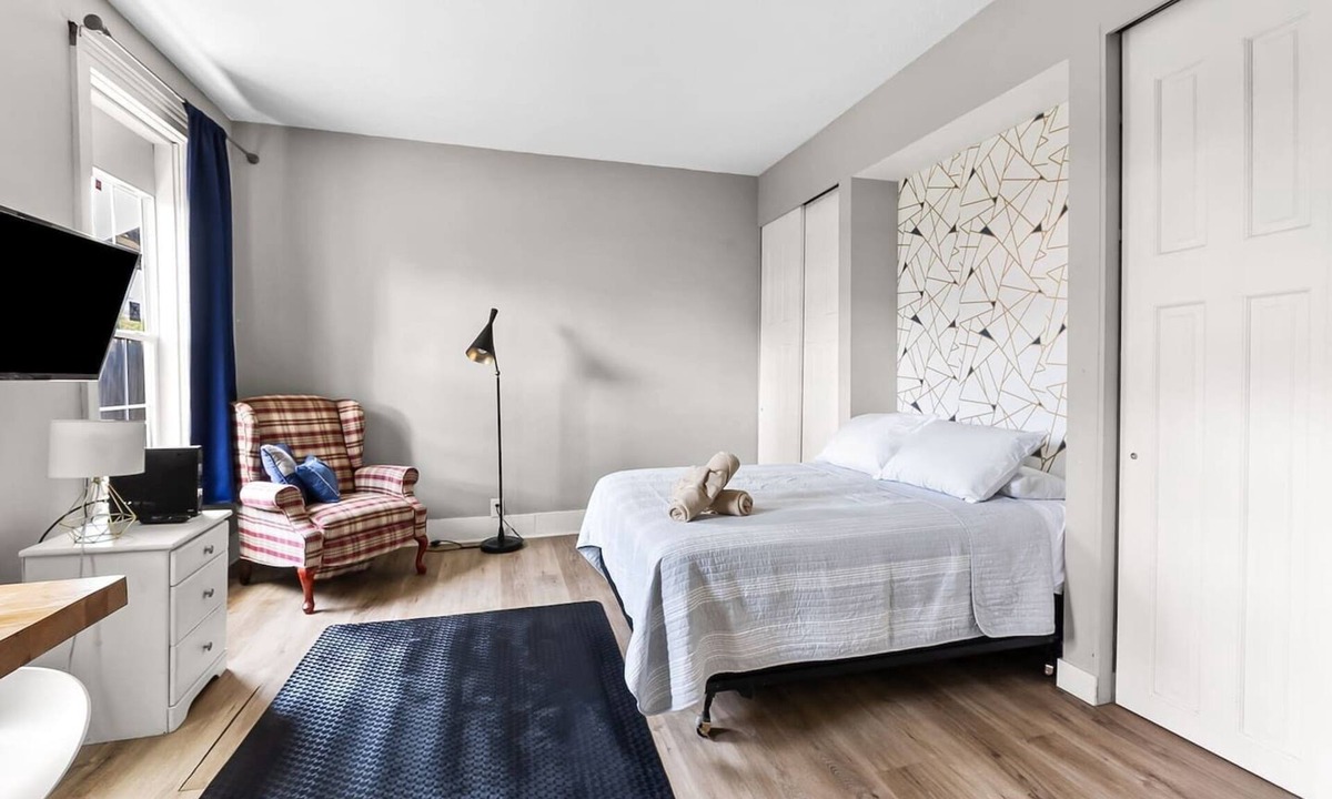 West Central Apartment | Well-Equipped 1Bd Apt — Pet Friendly, Near Parkview Field & Downtown