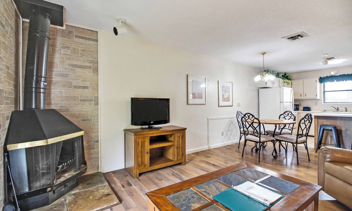 Lake Tansi Condo | Where Golf Courses Meet Forest Adventures