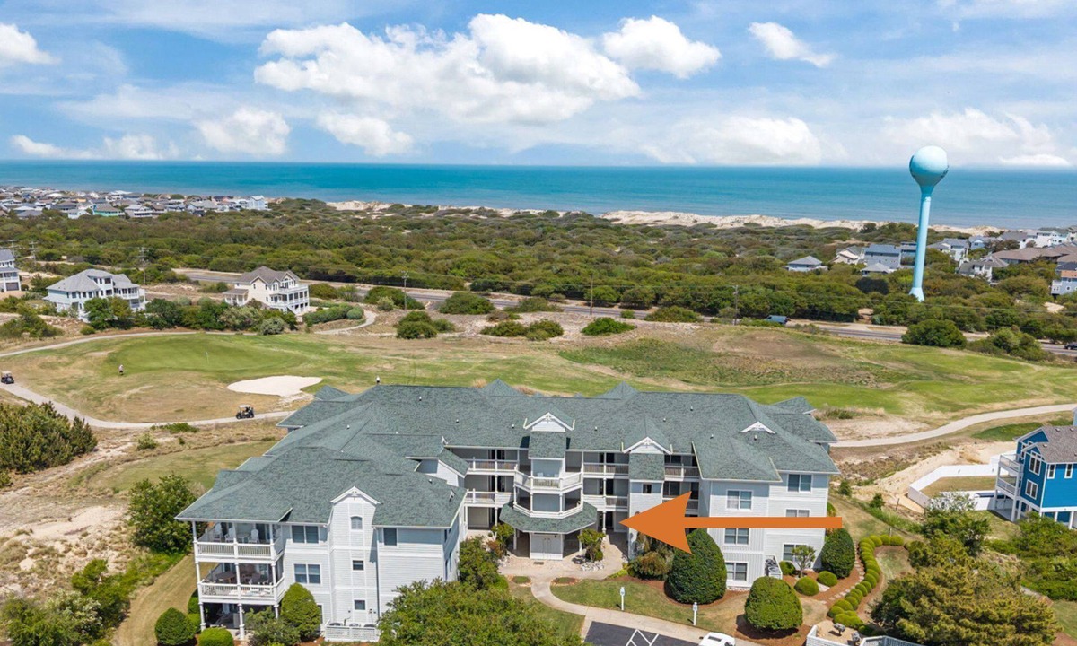 Corolla Condo | Wicked Fun 3BR Condo on the Golf Course