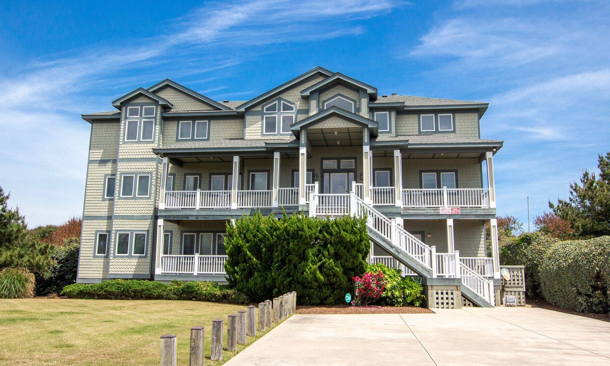 Currituck County House | WL1077, Ocean Commotion- Oceanfront, Rec Room, Theater Room, Ocean Views