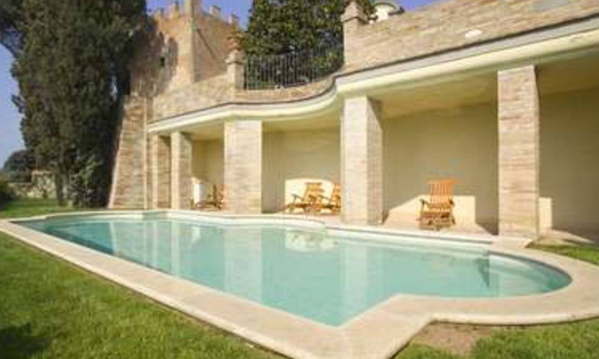 Castelfiorentino Villa | Wonderful private villa with WIFI, hot tub, A/C, private pool, TV, terrace, close to San Gimignano