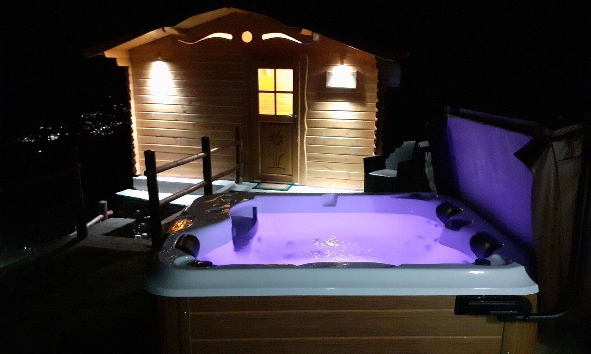 Sorico House | Wonderful private villa for 4 guests with hot tub, TV, patio and pets allowed