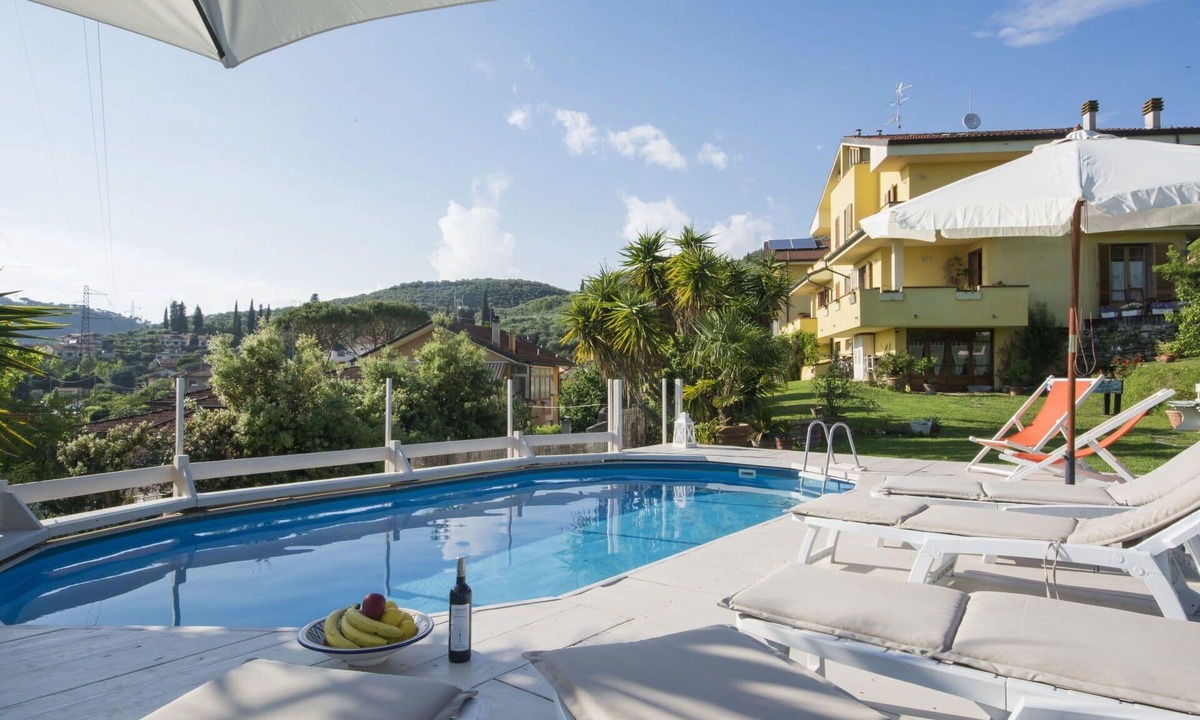 Massarosa House | Wonderful villa with WIFI, private pool, TV, terrace and pets allowed, close to Viareggio