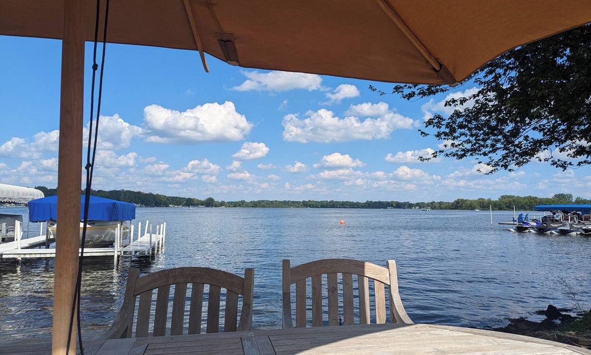 Pierceton House | Wow the View! Prime Location on Big Barbee Waterfront