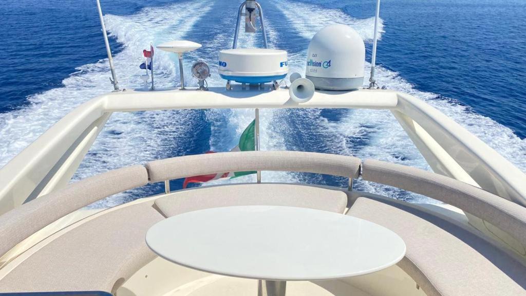 Porto San Giorgio Boat Rental | YACHT-KYRAL⭑⭑⭑⭑⭑Clima, Salotto, Wi-Fi,Bollicine