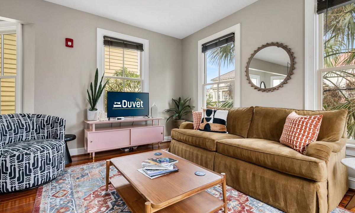 Cannonborough Elliotborough Apartment | Your Rooftop Haven | Sunset Suite Serenity