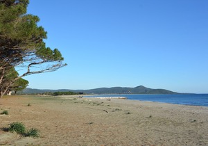 100 meters from the dream beach. with climate, WiFi and sea view