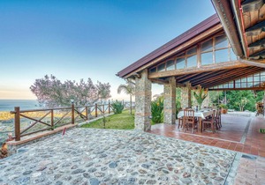 4 bedroom accommodation in Montepaone