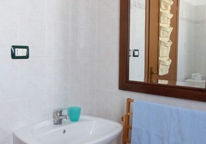 4-room apartment in a neat residence with pool and tennis court
