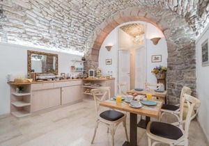 Bosa Queen House