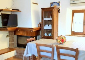 Cosy Cottage in Chiusdino with Garden
