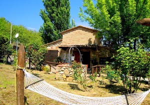 Cosy Cottage in Chiusdino with Garden