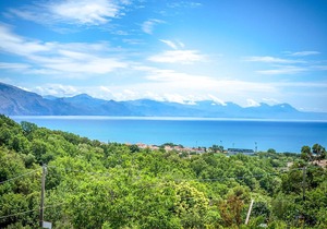 Cozy apartment on Campania's beautiful west coast.