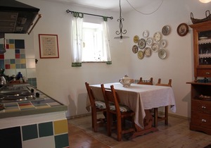 FARMHOUSE MONTESALCE-GREEN APARTMENT