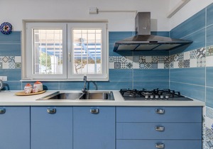 Holiday Home 'Villa Lucia 240m from the Sea' with Parking Spaces