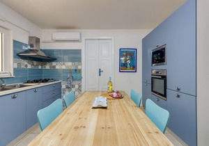 Holiday Home 'Villa Lucia 240m from the Sea' with Parking Spaces